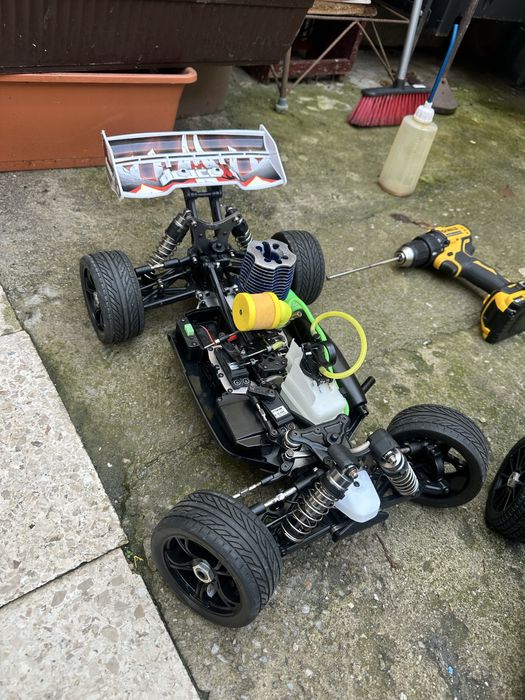 Automodel 1:8 nitro 5,2cc!