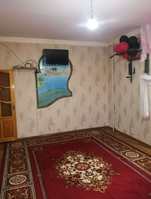Сдаётся квартира . ДСК ( базарчик )