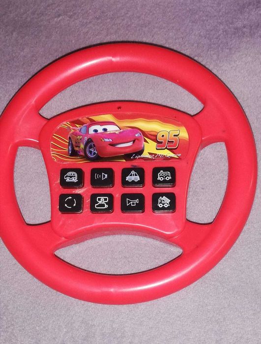 Волан за кола в червено, играчка за малко дете