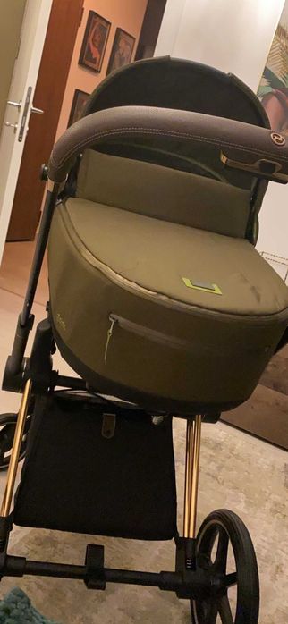Vând Cărucior Priam 4 Special Edition Khaki Green