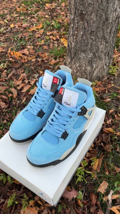 Jordan 4 university blue