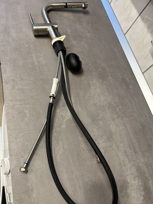 Baterie chiuveta bucatarie Avital Hudson cu dus extractabil