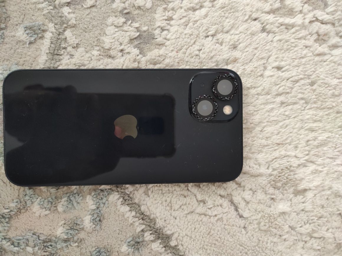 iPhone 13 очень хорошее состояние
