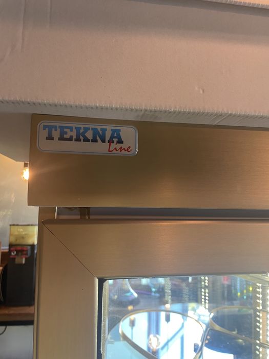 Vitrina prajituri rotativa