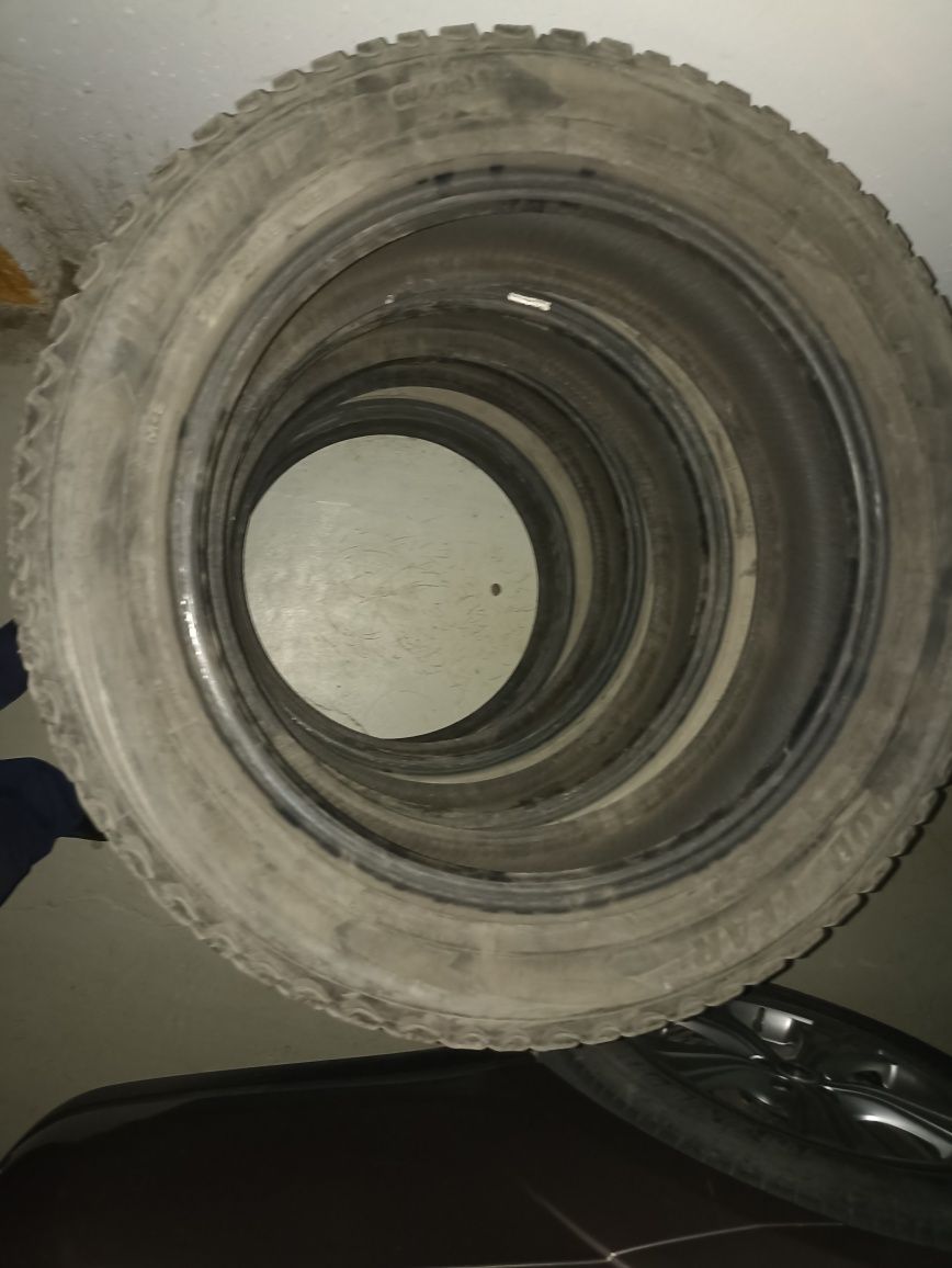 Продам шины Goodyear