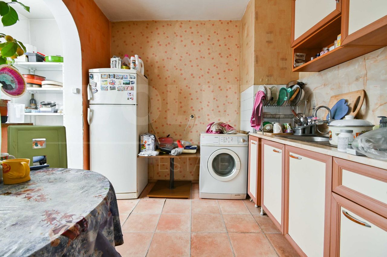 Продава се Тристаен апартамент в София, Слатина - 88 кв.м за 2000 €/кв.м - Снимка #1