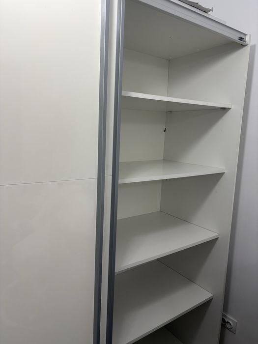 Dulap Mobexpert cu usi din MDF