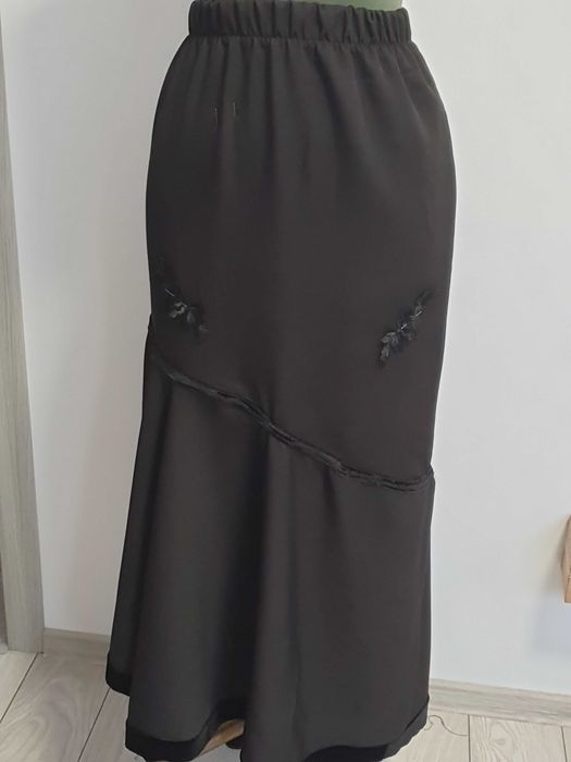 De vanzare fusta eleganta