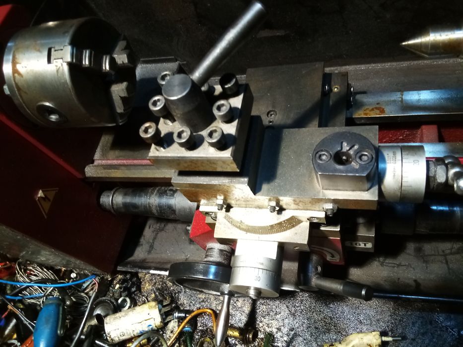 Strung de banc mecanica fina pentru metal