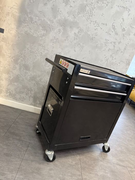 John barber and sons//Шкаф за барбър, фризьор или татуист