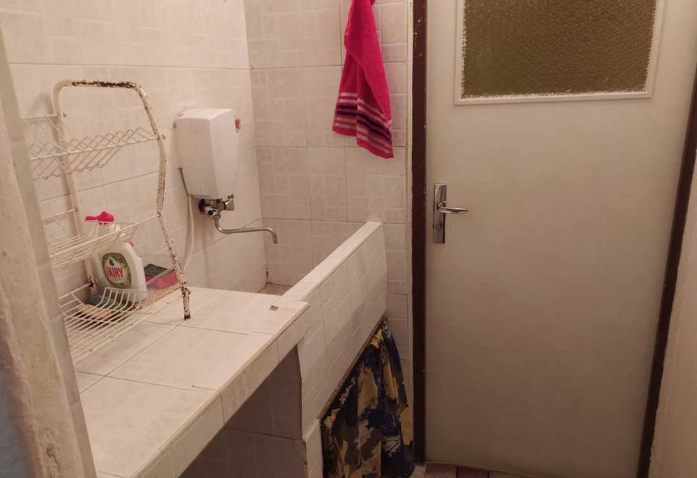 Дава се под наем Едностаен апартамент в Бургас, Меден рудник - зона А - 50 кв.м за 99.45 € - Снимка #1