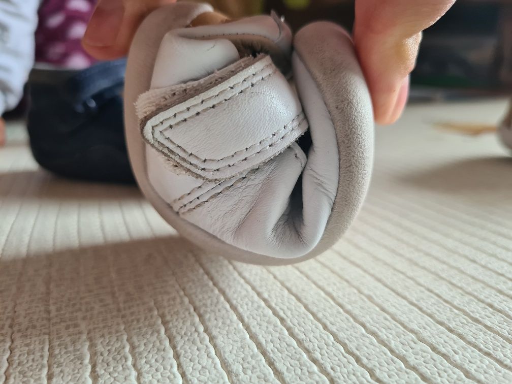 2 чифта детски обувки Clarks, естествена кожа, номер 20½ и 21
