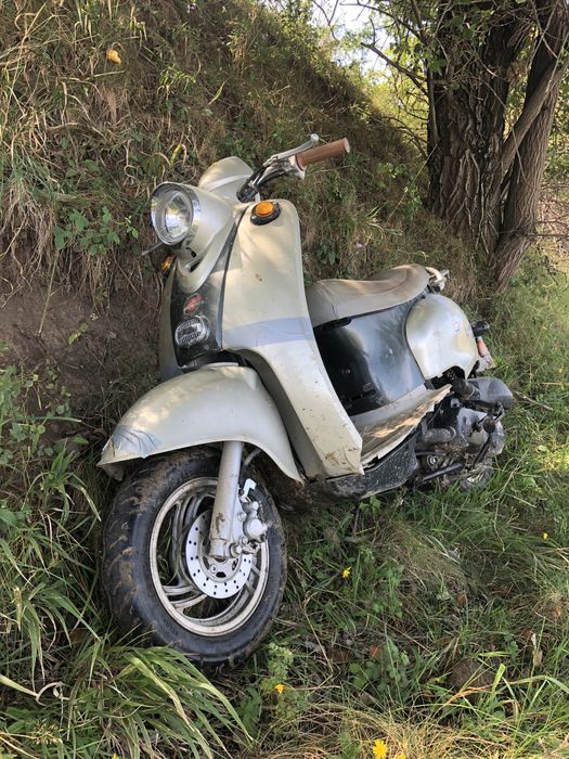 Vând scuter 49cc 4t