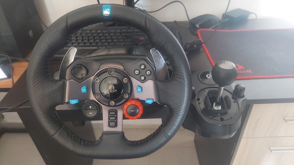 Волан logitech g29, със скоростен лост + допълнителен волан
