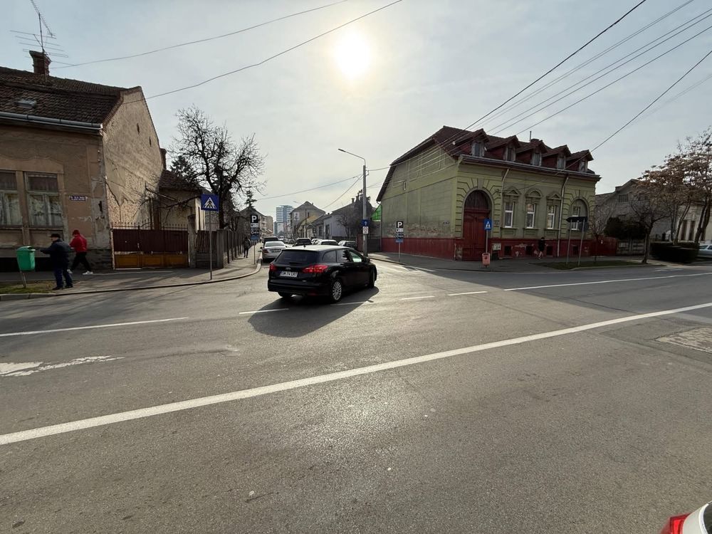 Ofer spre Vanzare Casa zona Piata Mare Curte Comuna Str Iuliu Maniu