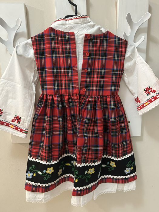 Детска носия за момиче 3-6 г. Нова!