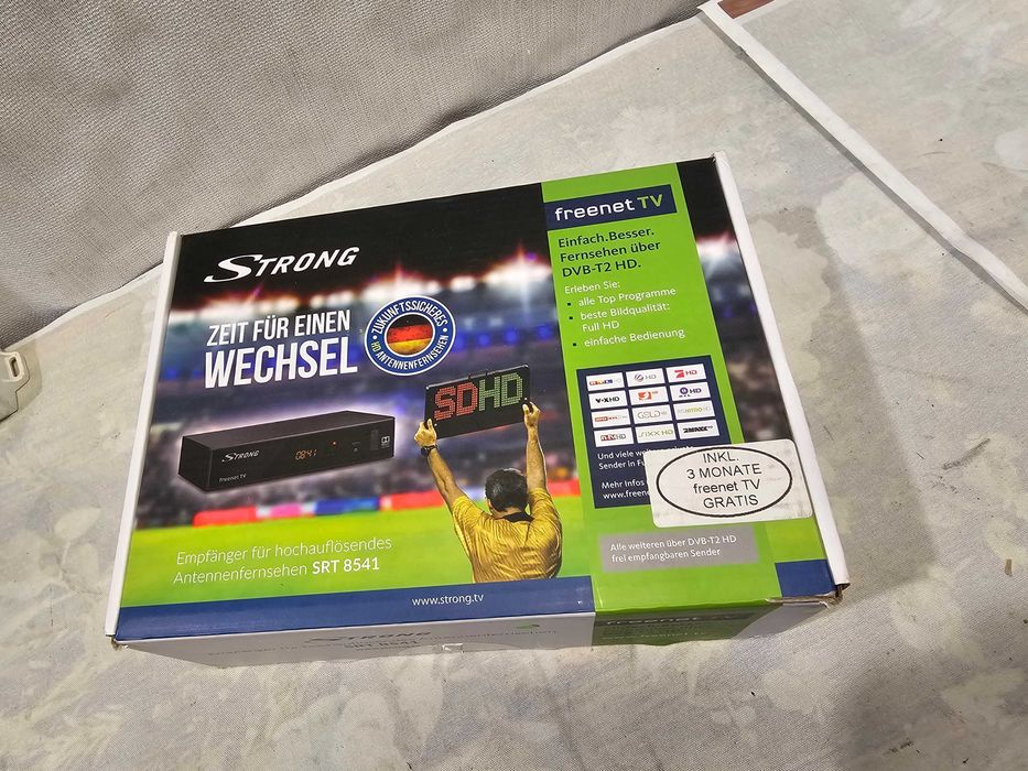 antena auto Receptor digital Strong SRT8541 DVB-T2 Full HD