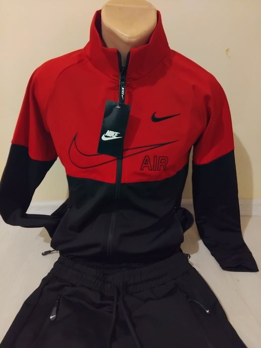 Trening baieti Nike.