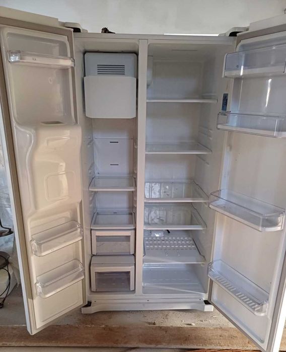 Frigider + congelator Samsung, nou, dublu, cu apă și gheață