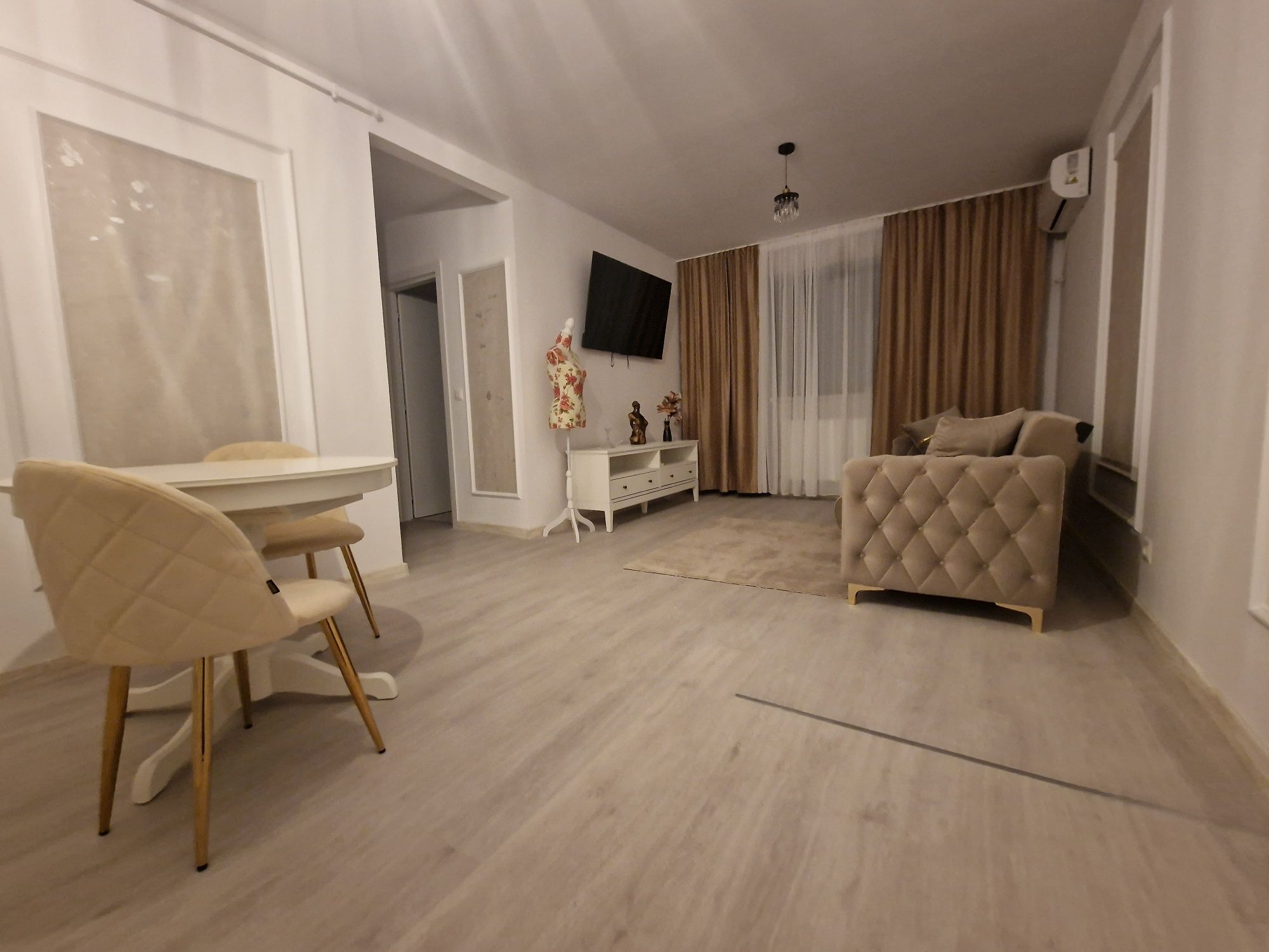 BUCURESTI Regim Hotelier