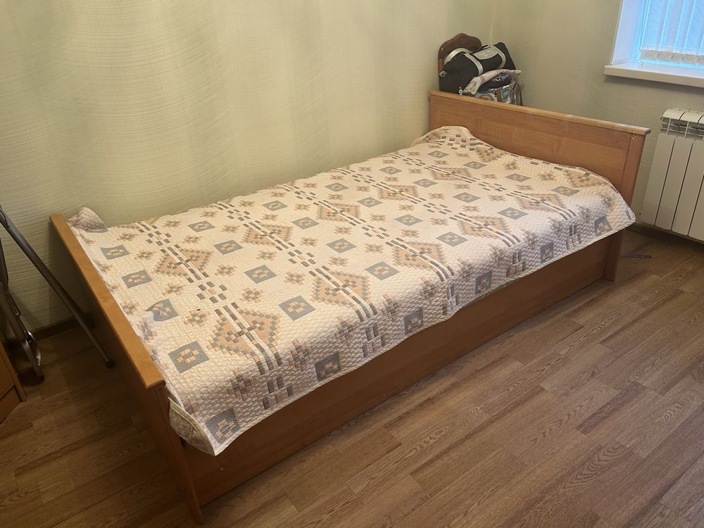 Продам кровать б/у