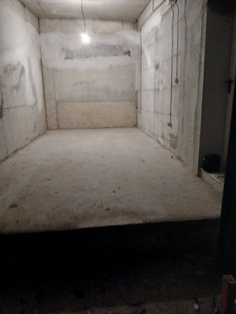 Продава се Гараж / Паркомясто в Варна, Възраждане 3 - 17 кв.м за 2059 €/кв.м - Снимка #2