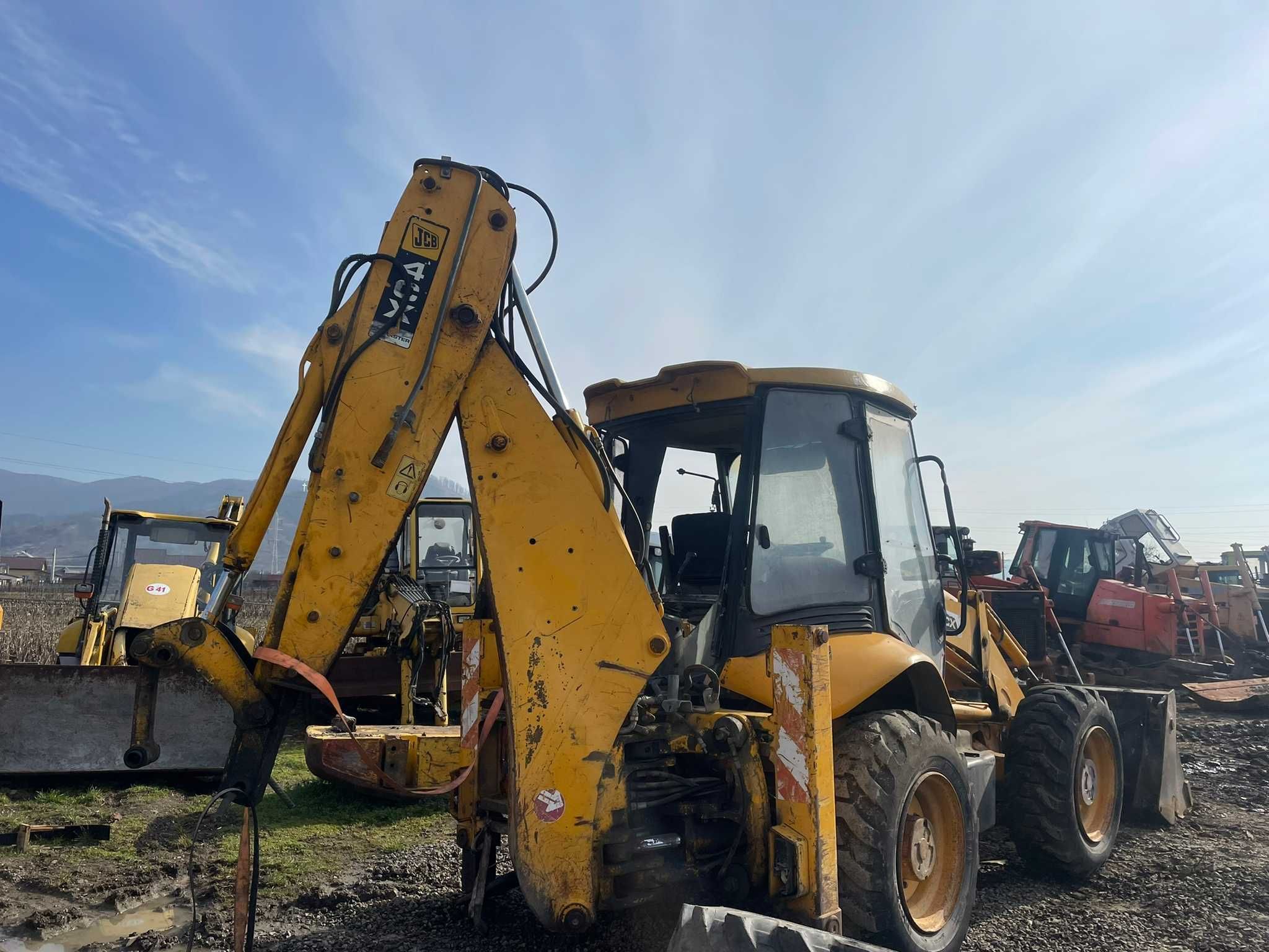 Dezmembrez Buldoexcavator JCB 4CX , an 2012