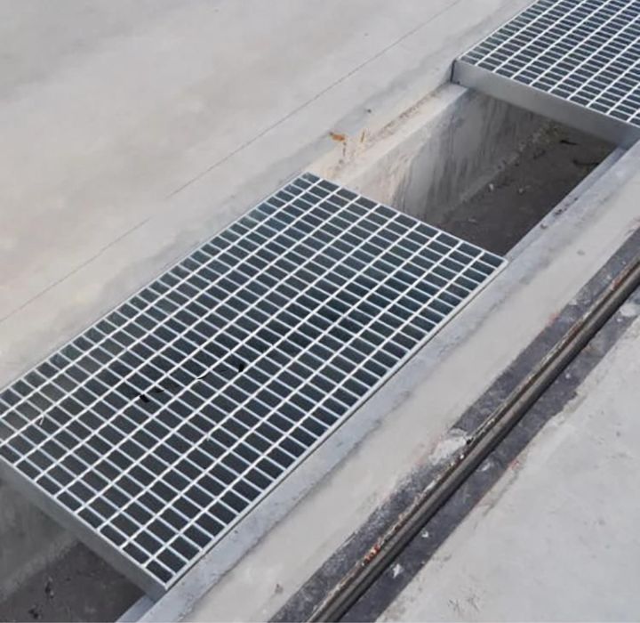 Gratare zincate metalice