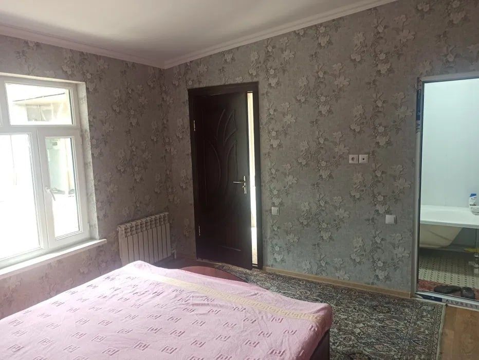 Срочно продается хороший дом с 6 комнотом в Хасанбой 1,5 сотки 120000$