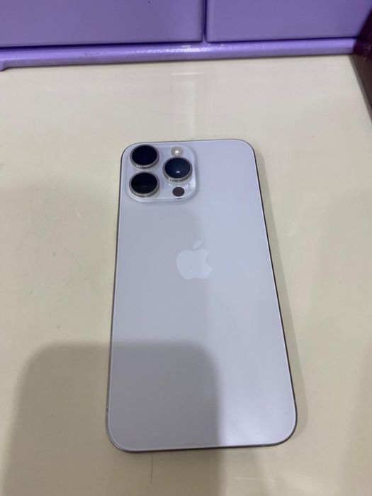 Продается 15 pro max 256г в отлично состоянии, ни одной царапины