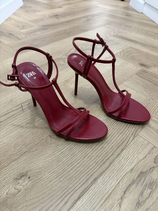 Sandale cu toc Zara burgundiu