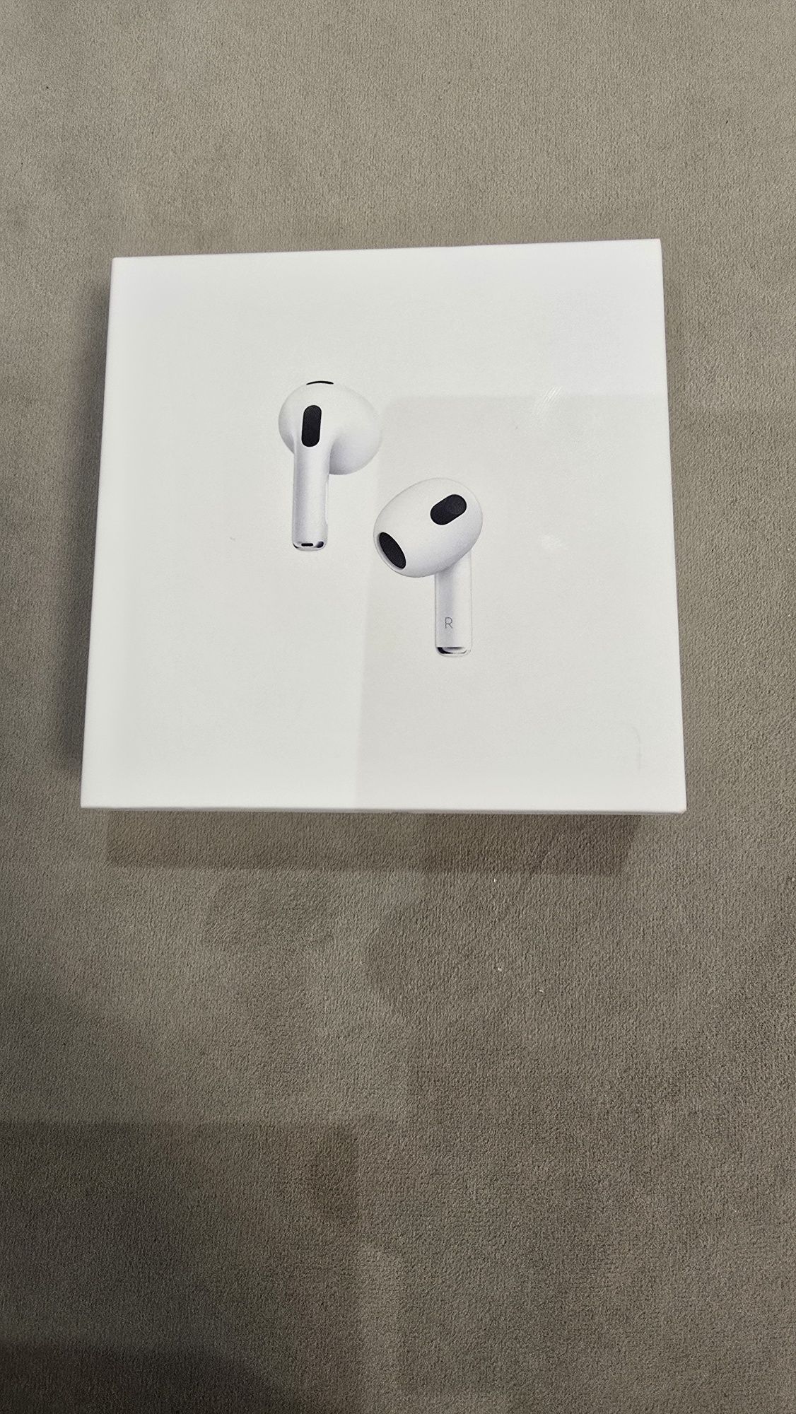 Безжични слушалки Apple AirPods 3 Lightning
