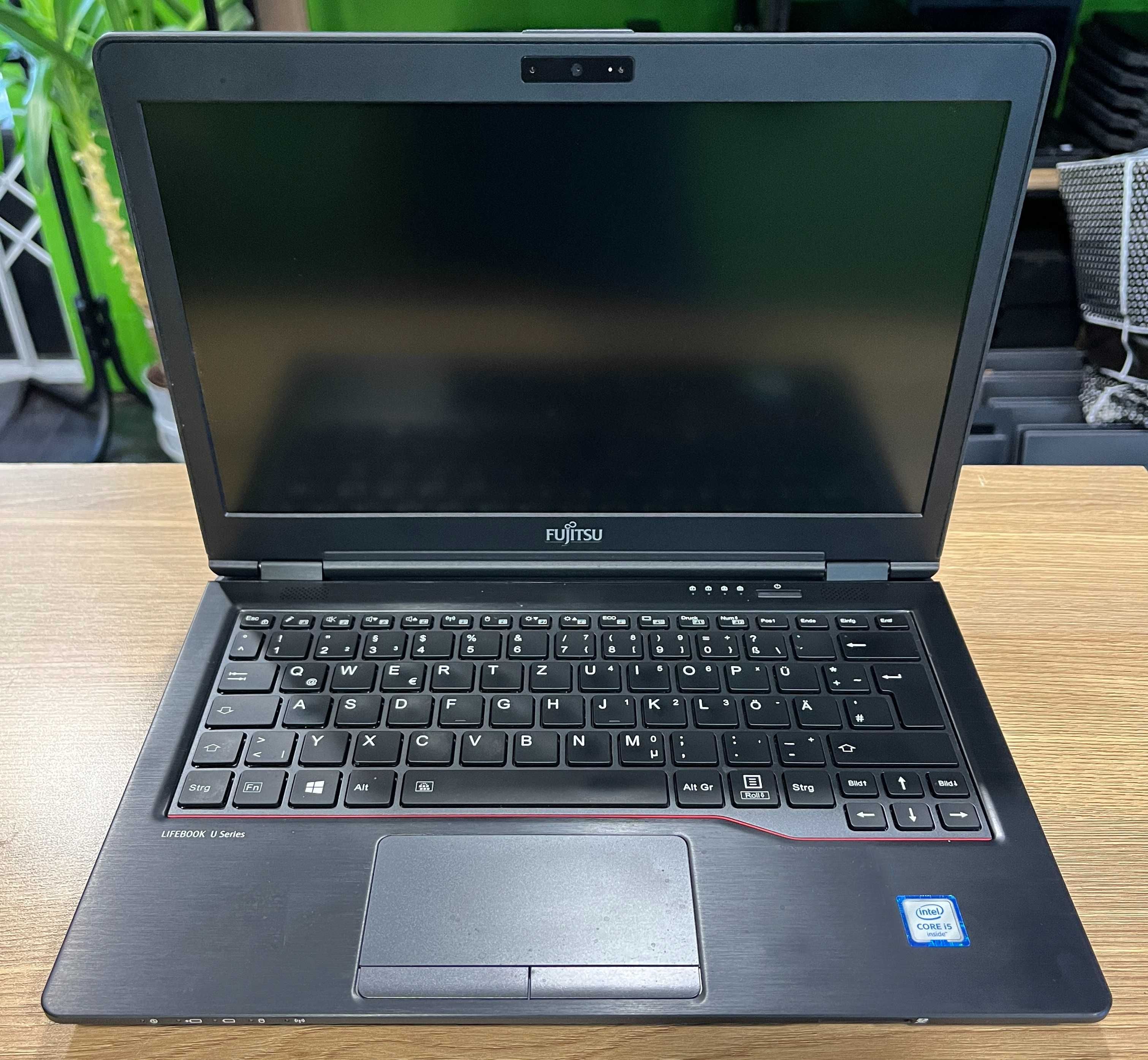 FUJITSU LIFEBOOK U749. Core i5-8265U 1.6/4.1 GHZ. 8/256 GB. 14" FHD