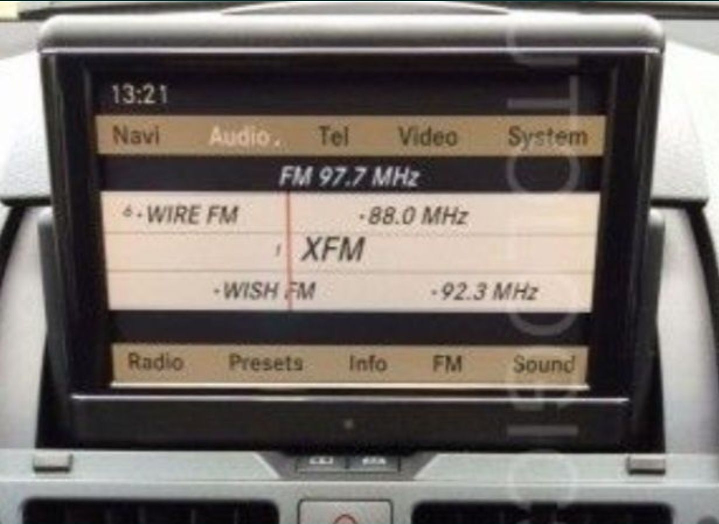 Медия за w204 работеща без проблем