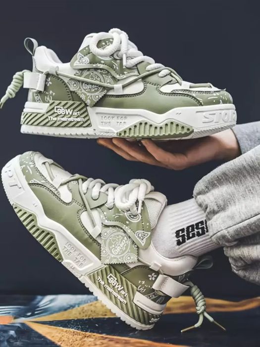 Erkaklar uchun demi-mavsumli krossovkalar EACHIN - qulay va zamonaviy