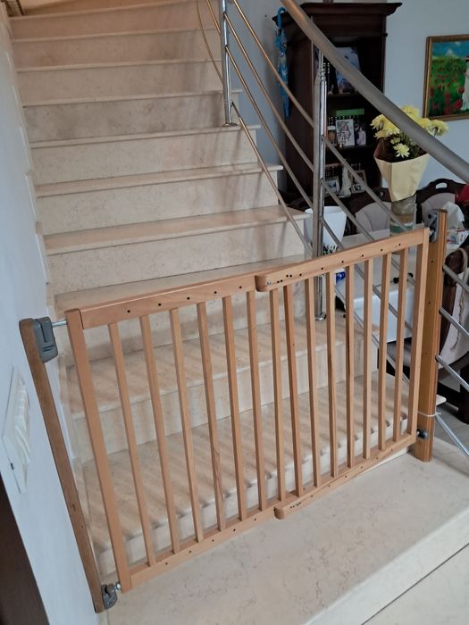 Portiță blocat accesul copiilor scară