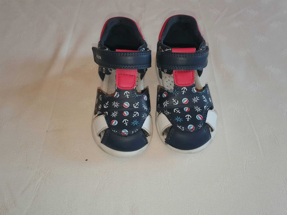 Сандали, маратонки, боти различни размери