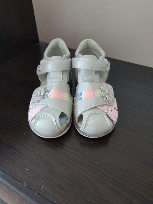 Новые сандалии 26 размер