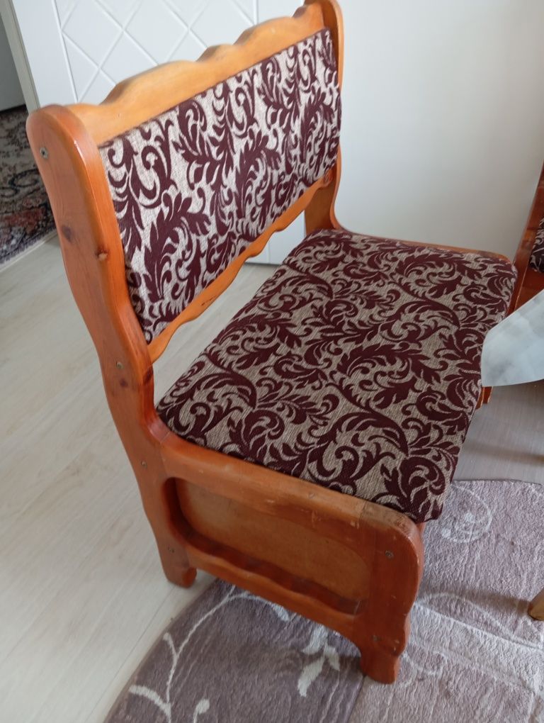 Продам кухонный уголок б/у