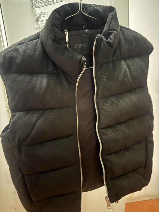 Vesta Guess originala neagra masura M. Cumparata recent si nepurtata