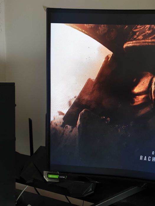 Samsung odyssey g7 32 240Hz като нов