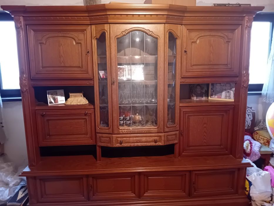 mobila lemn masiv in stare buna