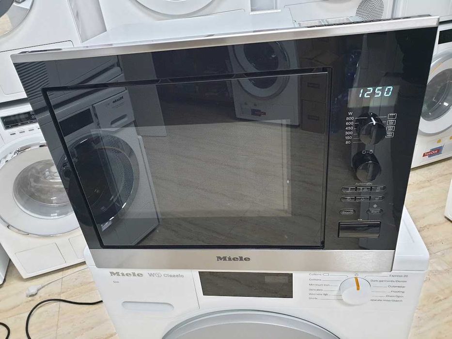 17L - Miele M6022 Микровълнова Фурна с Грил за вграждане