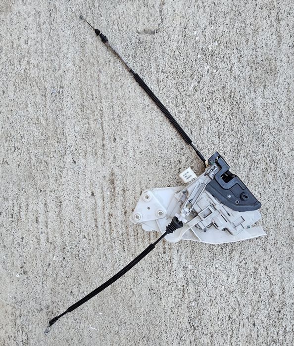 Broasca vw passat b6 usa stanga spate