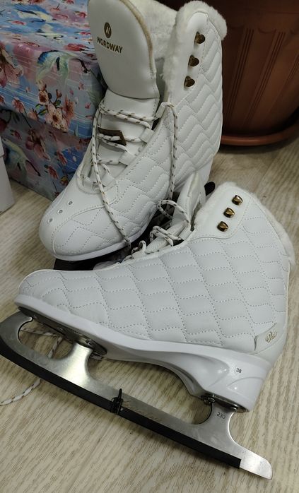 Женские коньки  Nordway 38 размер