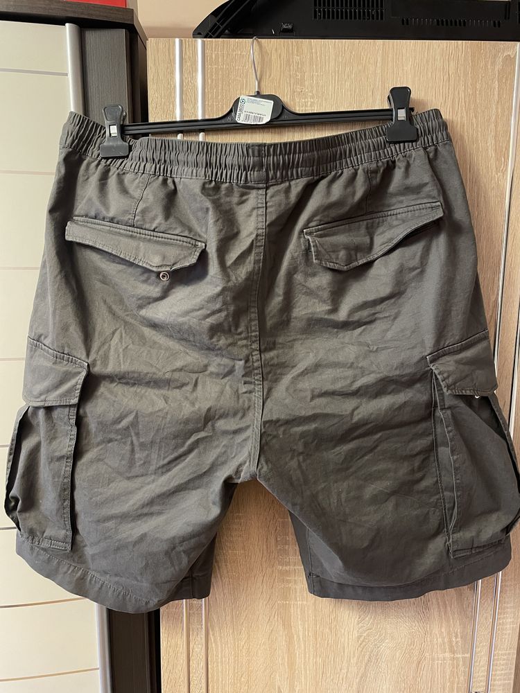 Pantaloni scurti cargo