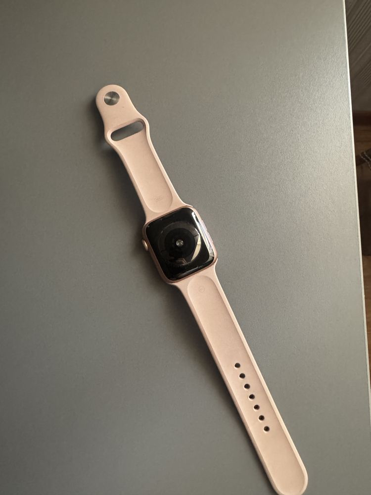 Продам apple watch 5