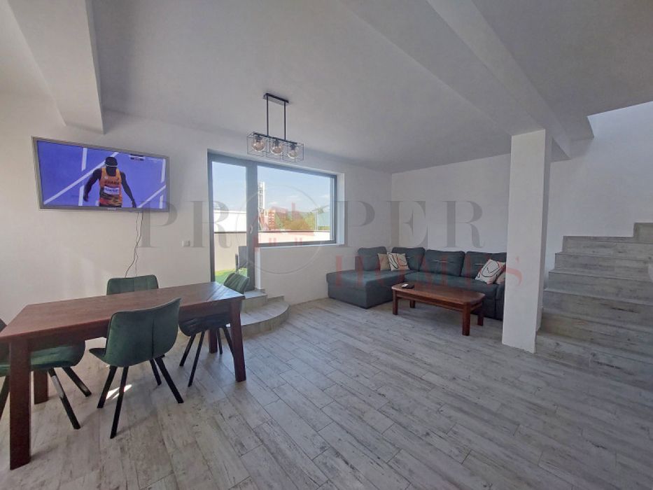 Отличен Мезонет с Две Спални в Центъра