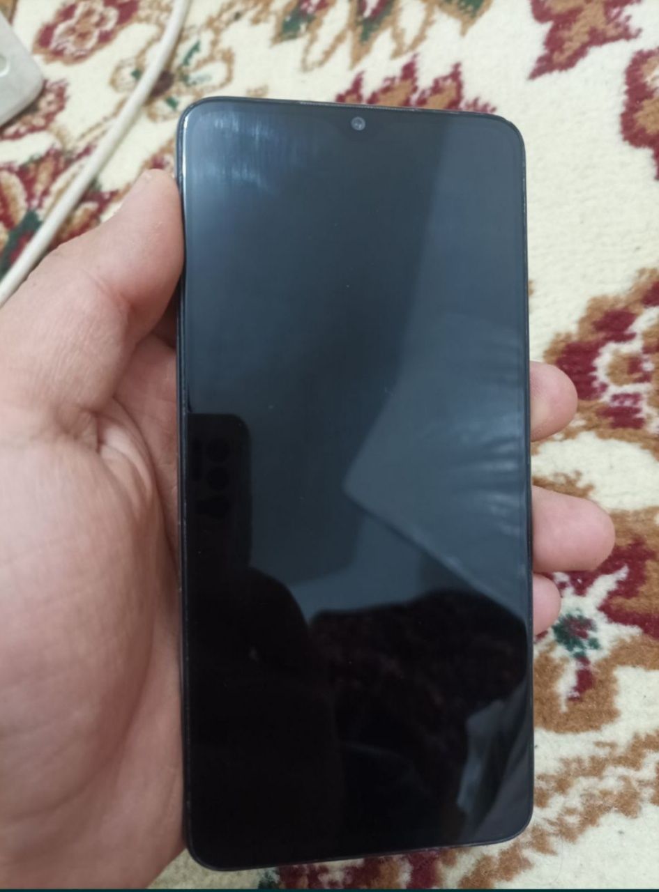REDMI NOTE 8 PRO  4/64  kami yoq oxiri shu oladigan bosez tel qilingla