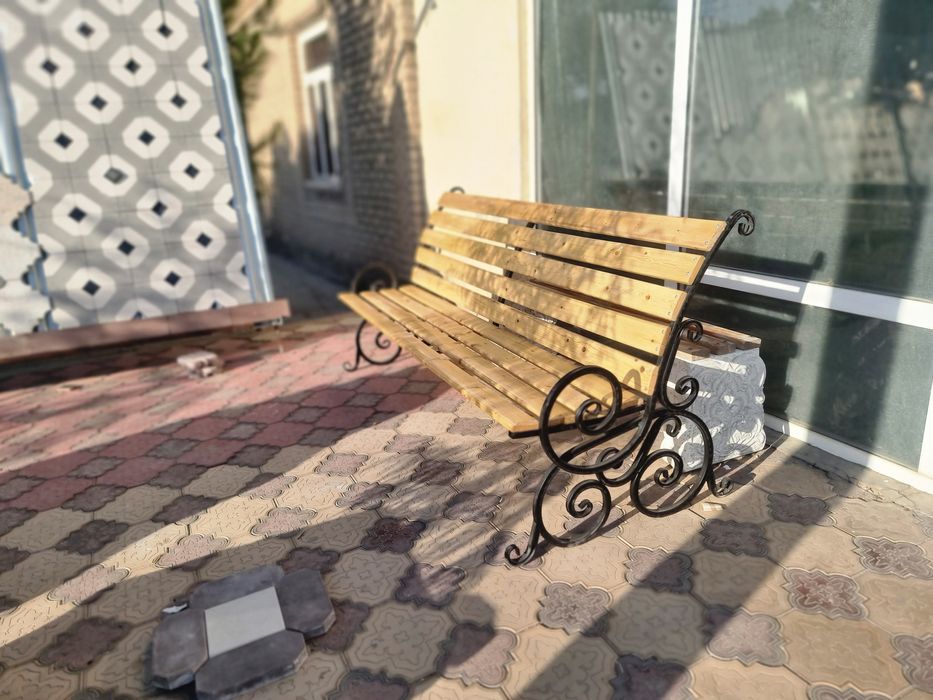 Скамейка , урна , гултувак,